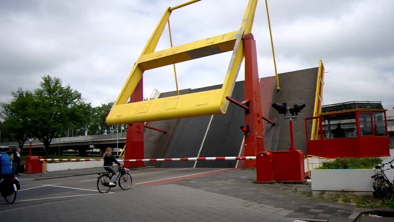 Brugopening Parkbrug Ophaalbrug/ Drawbridge/ Pont Basculant/ Zugbrücke Groningen
