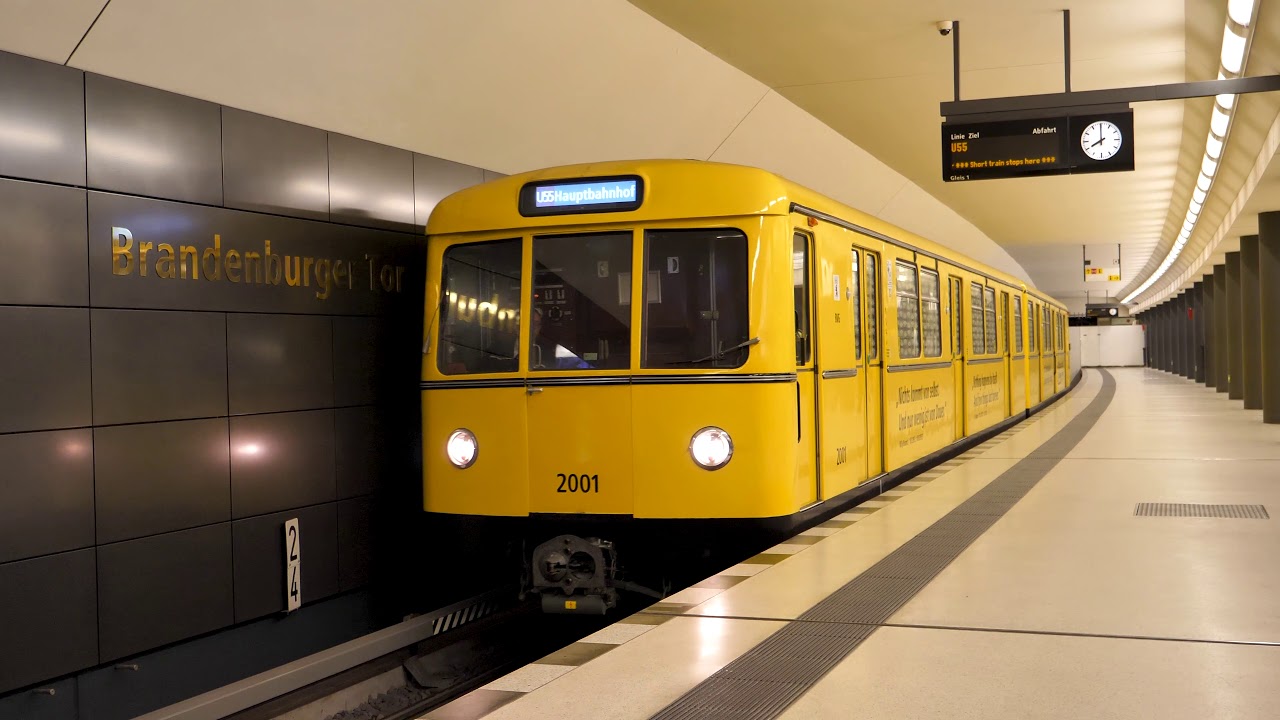 U-Bahn Berlin - Doras auf der U55 [4K50P]