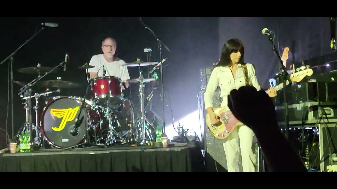 PIXIES - Gouge away (Zürich, 22-07-2022)
