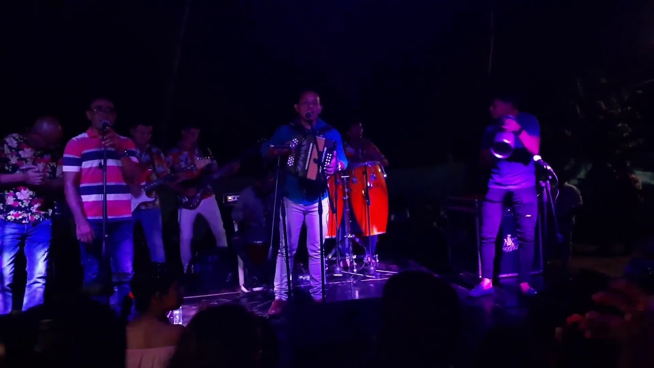 El Palacio Del Rey, El Celular: 