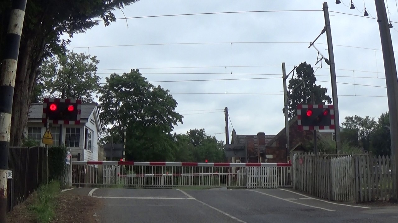 Ingatestone Station LC, 360120 and 360103 (2 Tone) - 360110 (29/06/2017)