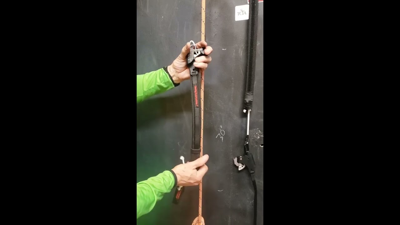 SAKA Self Advancing Knee Ascender