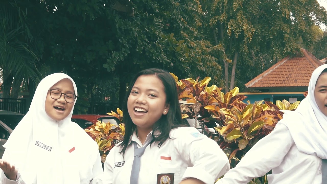 SMA SMK SURABAYA HEBAT. cipt. Zaenal Arifin, SMAN 15 Surabaya