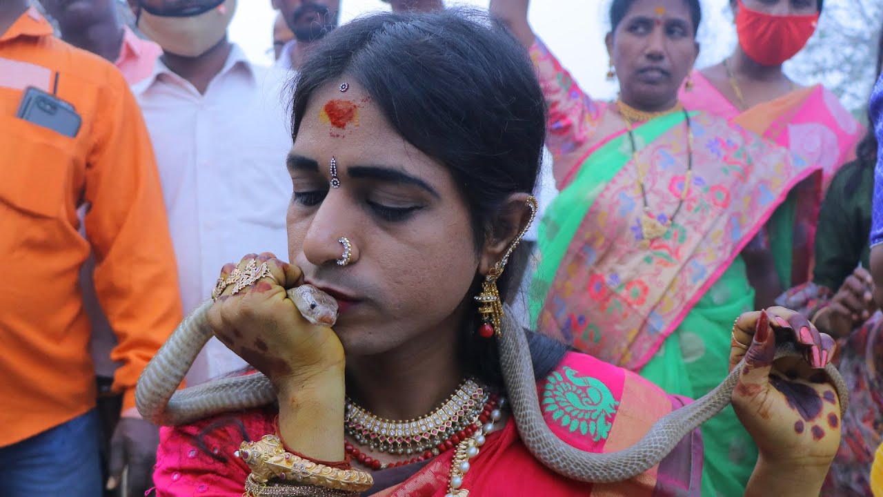 Rakesh Bonam Anna Real Snake pooja at Komuravelli mallanna jathara 2022 | Snake Puja | Bonam Rakesh