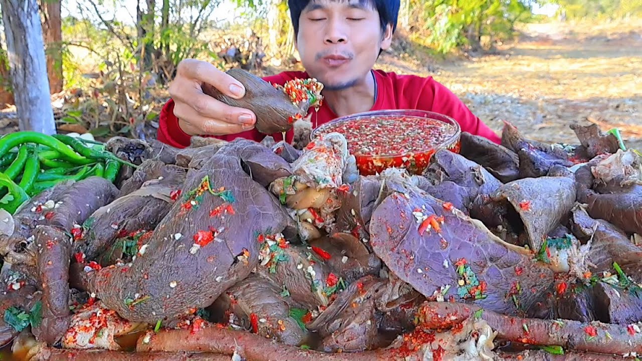 ต้มปอดหมูจิ้มแจ่วพริกสดแกล้มผักสดแซ่บคักอีหลีครับพี่น้อง ASMR MUKBANG EATING SHOW#โก้อีสานพาแดก 