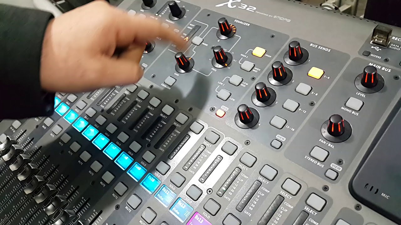 Behringer x32 sahne ayri