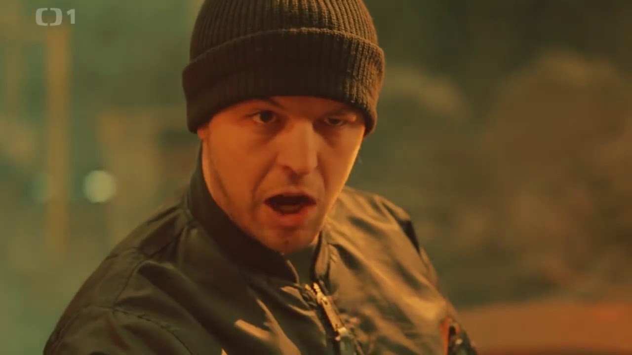 Pečen&yacute; sněhul&aacute;k   Neonacisti v pekle Funny video cz