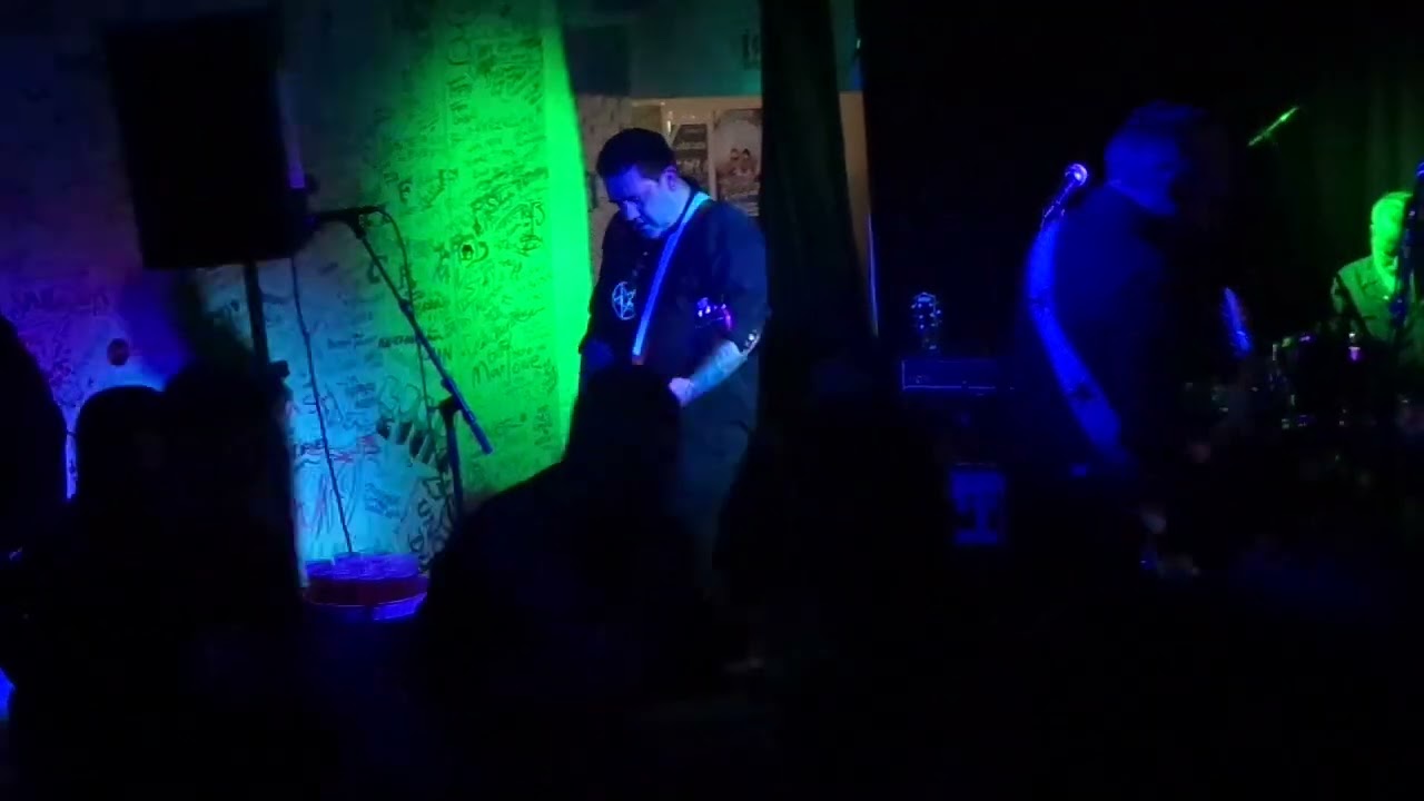 Thee Andrews Surfers - Popcorn (live @ Djingel djangel)