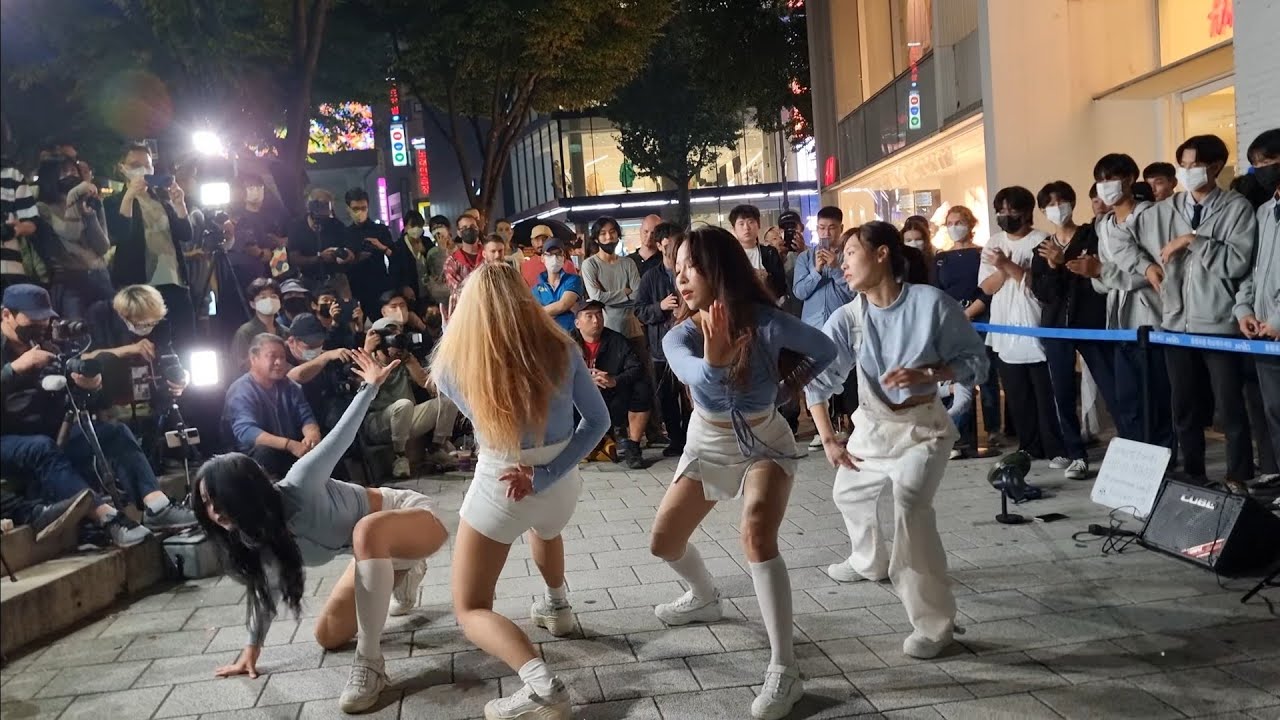 WEDNESDAY. LADY B. DYNAMIC PASSION BUSKING. HONGDAE. [THUNDEROUS]