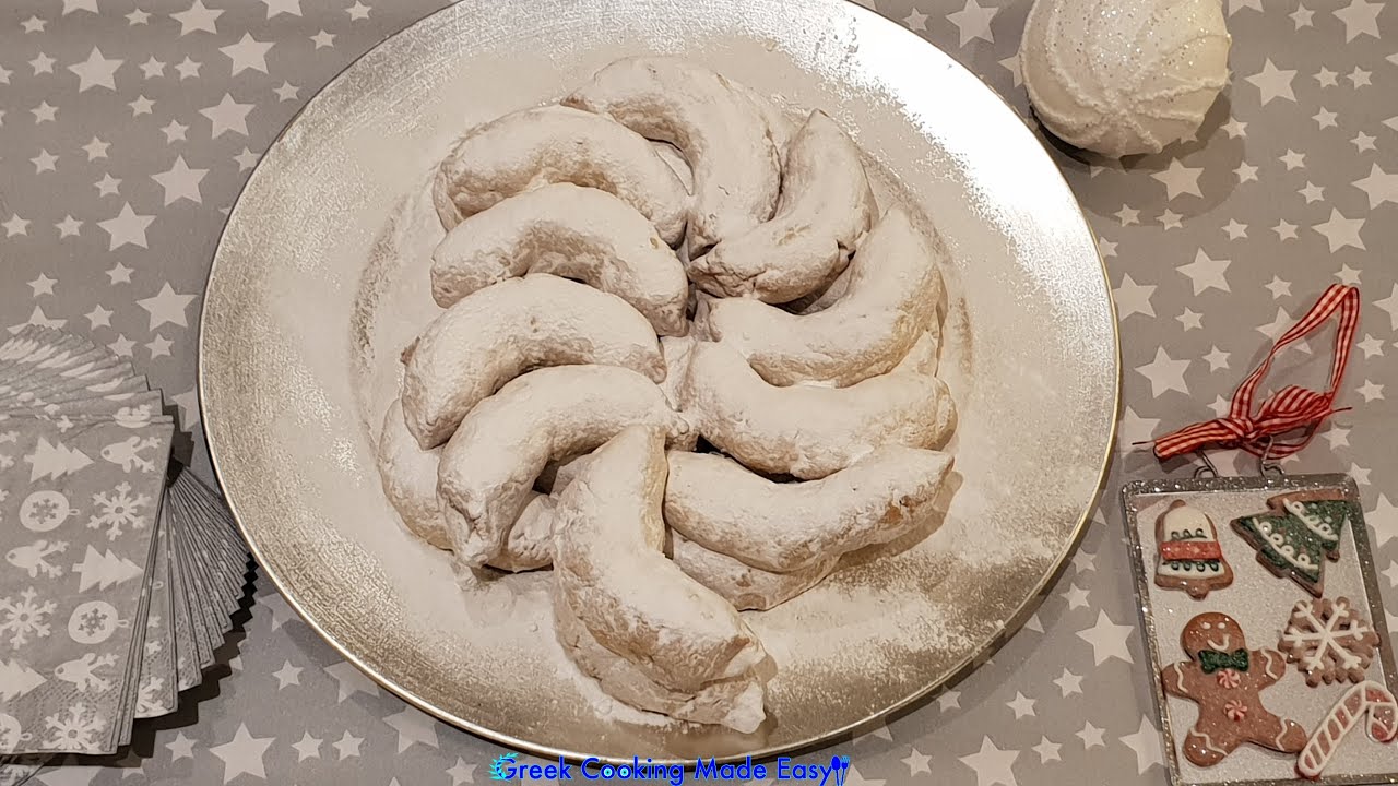 Christmas Kourabiedes with dates (agwa) filling - Κουραμπιέδες γεμιστοί με χουρμά - Φοινικωτά Κύπρου