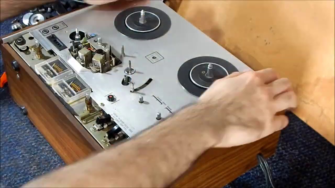 AKAI 4000 DS-  ABRINDO - LUBRIFICANDO - PINTANDO - FECHANDO ...TAPE DECK  DE ROLO