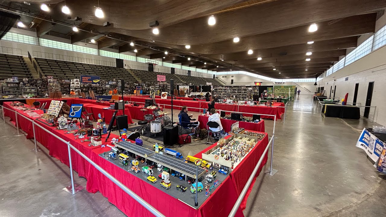 Brick Convention St. Louis 2025 Recap! Buc-ee's made out of Lego?