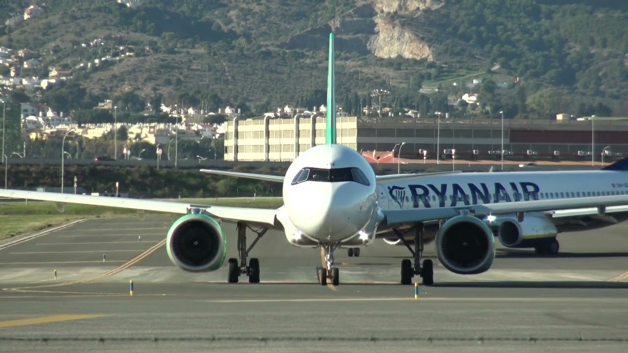 Transavia Airbus 320Neo F-HXSX Taxing Malaga LEMG