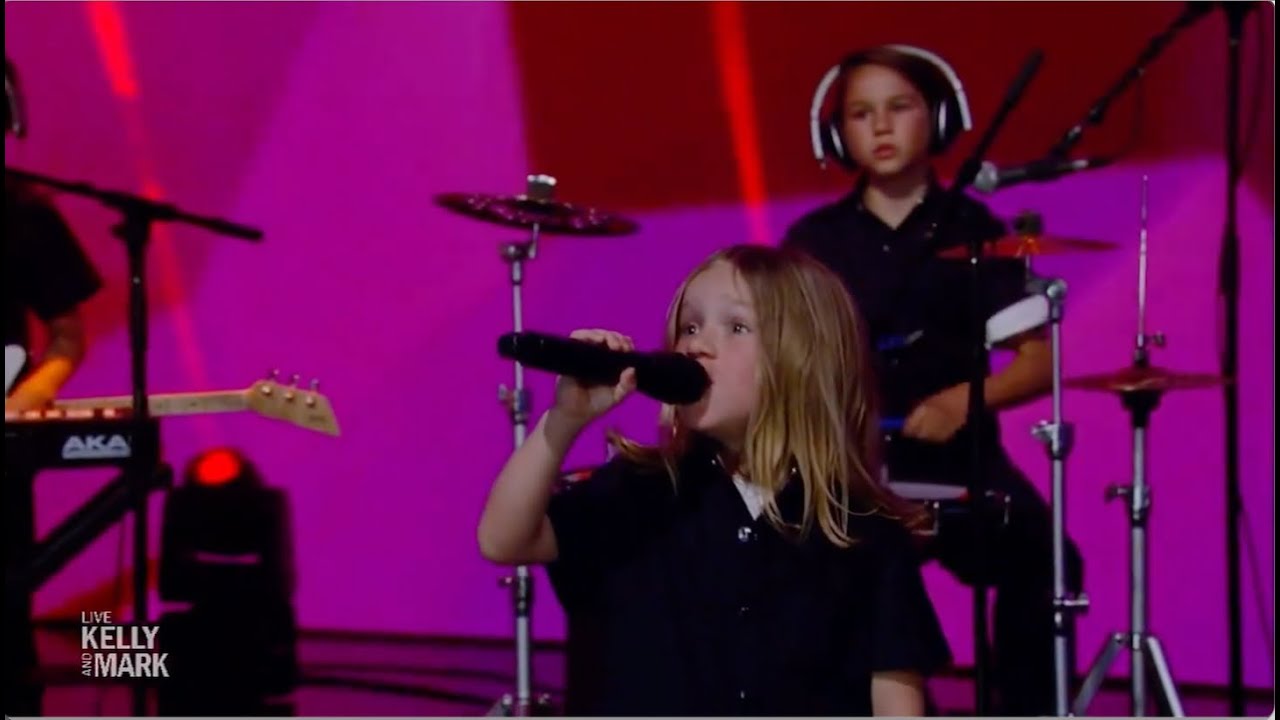 Walk off the Earth - Live with Kelly and Mark! Ft. @luminatisuns