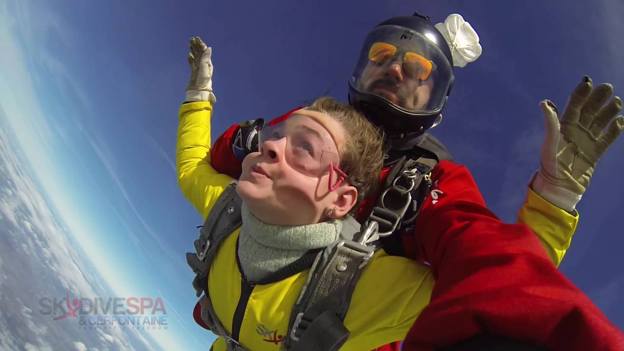 Premier  saut en parachute  Casandre 12 ans.. skydive Cerfontaine..15/10/2016 14h