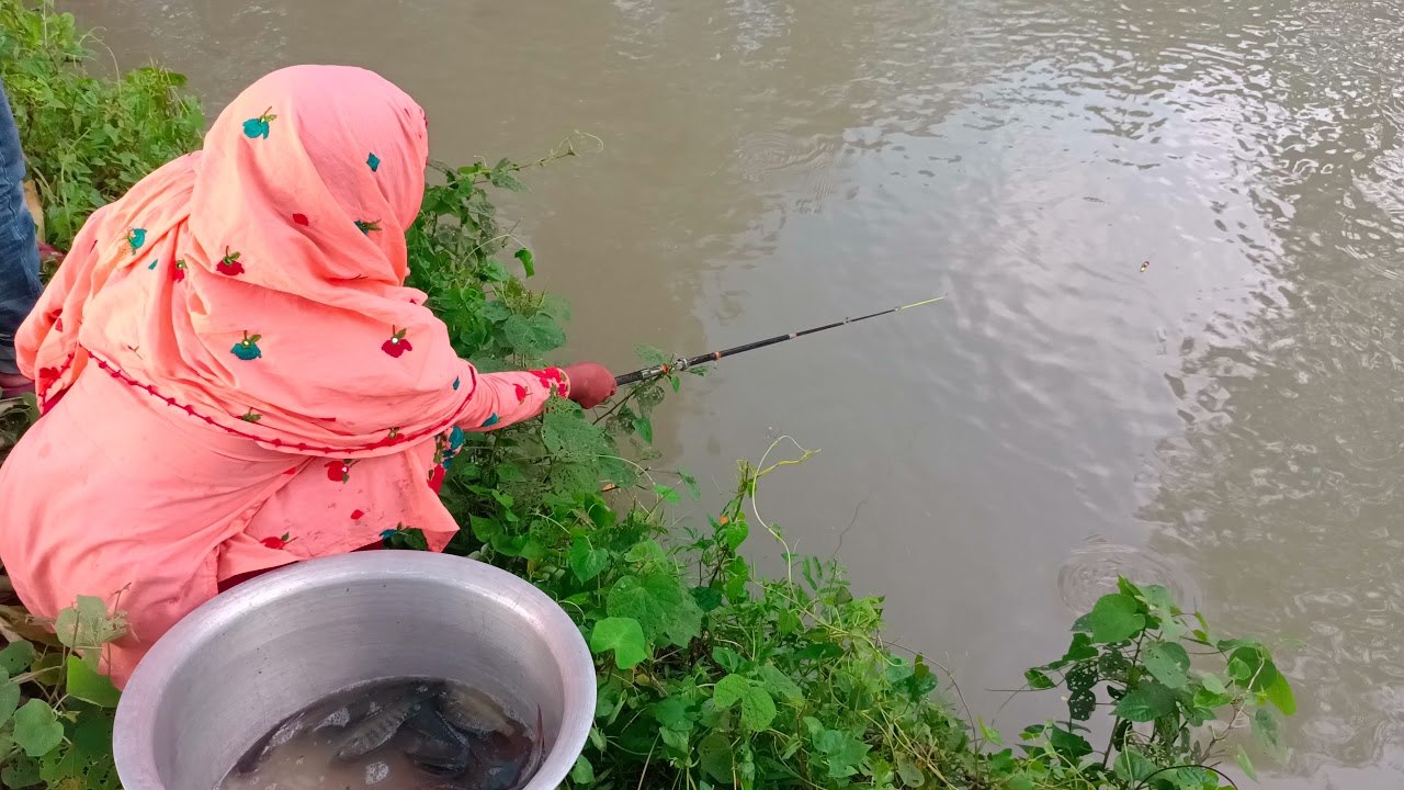 Best Girls Fishing Video - Traditional Hook Fishing By Beautiful Girls
