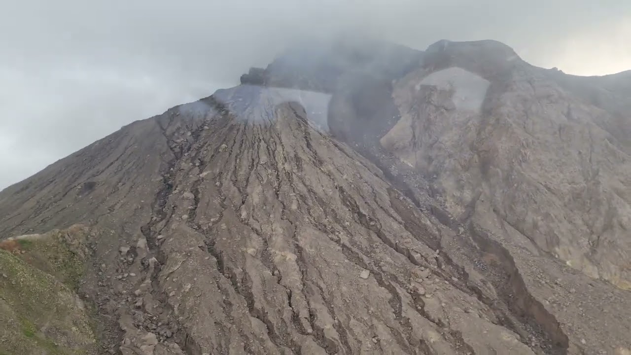 Calvinair Helicopter flight. Antigua to Montserrat Volcano