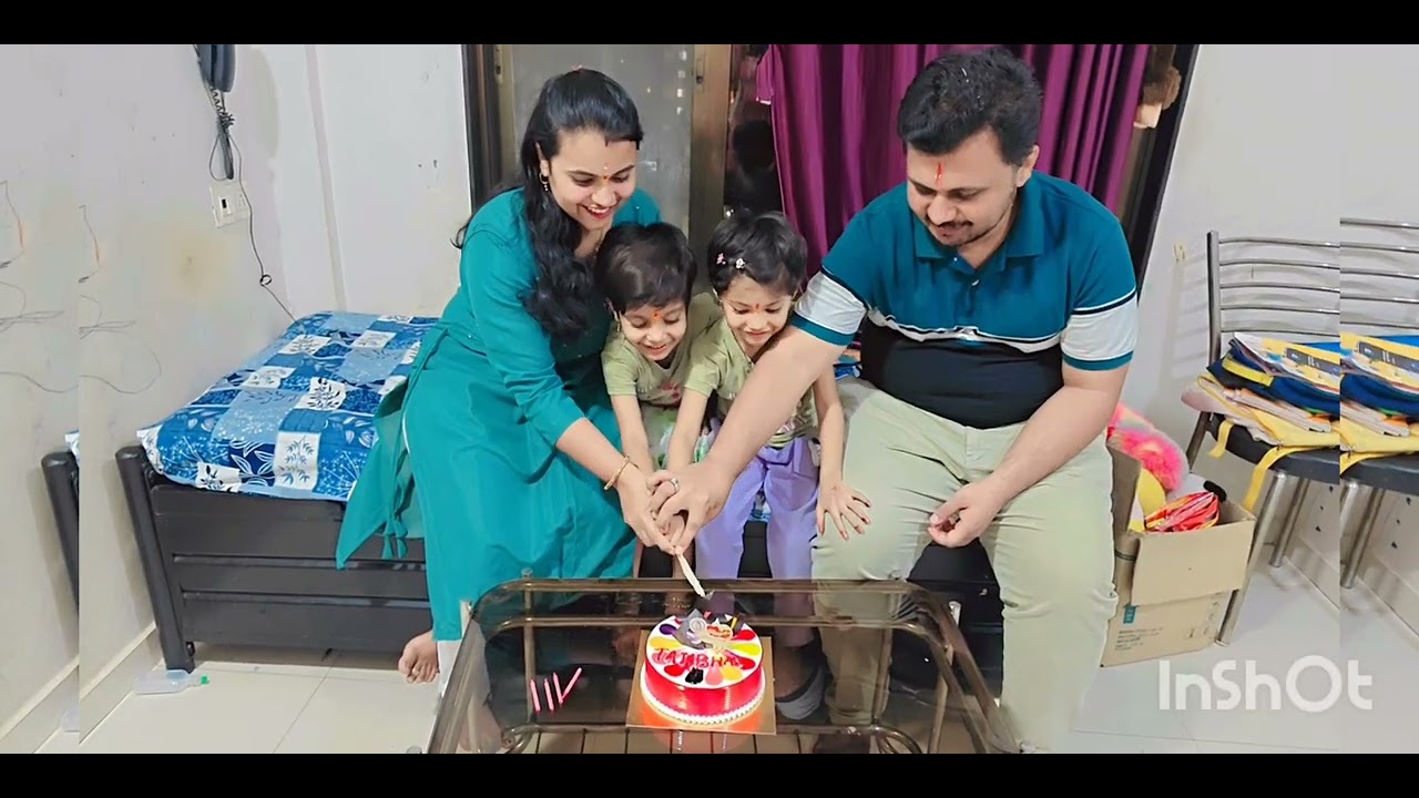 Aamhe kay celebration kela kona chya ghari gelo🤗 party deli koni😀🎉 /Marathi vlogger Rajani