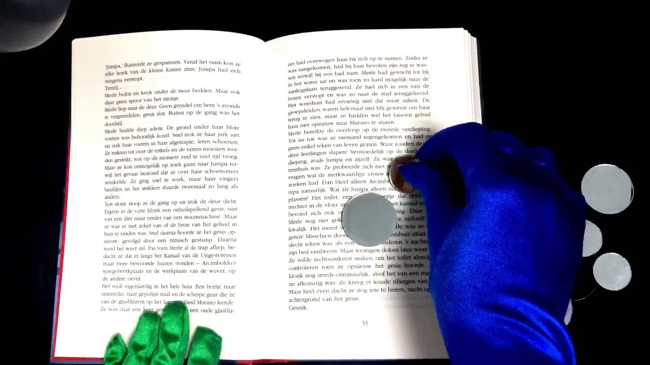 OPERA GLOVES♥ DUTCH♥ READING part 1 de stromende koningin👑[[ASMR]]