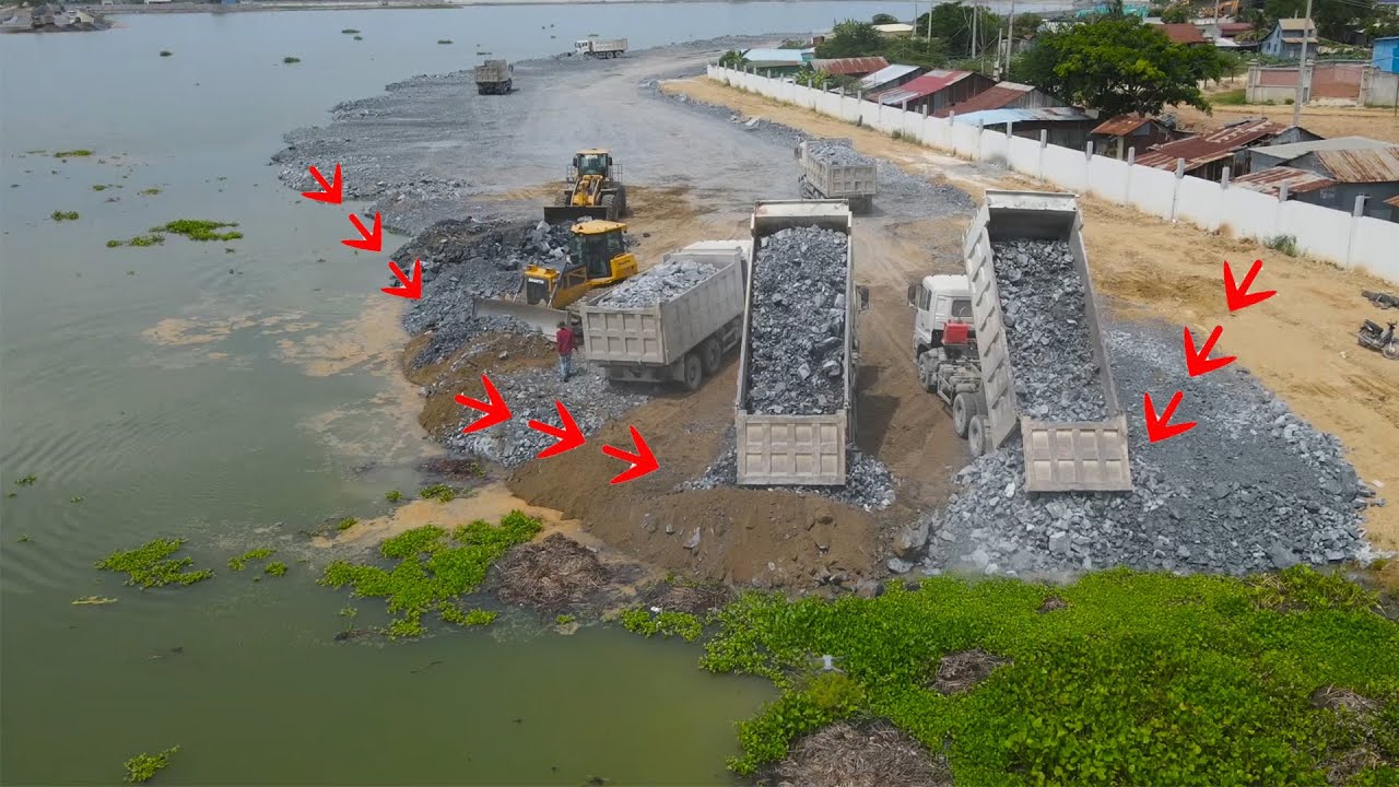 Best Technique Machines Dozer ,Wheel Loader  Push Rock & Heavy Dump truck In Operation Road Building