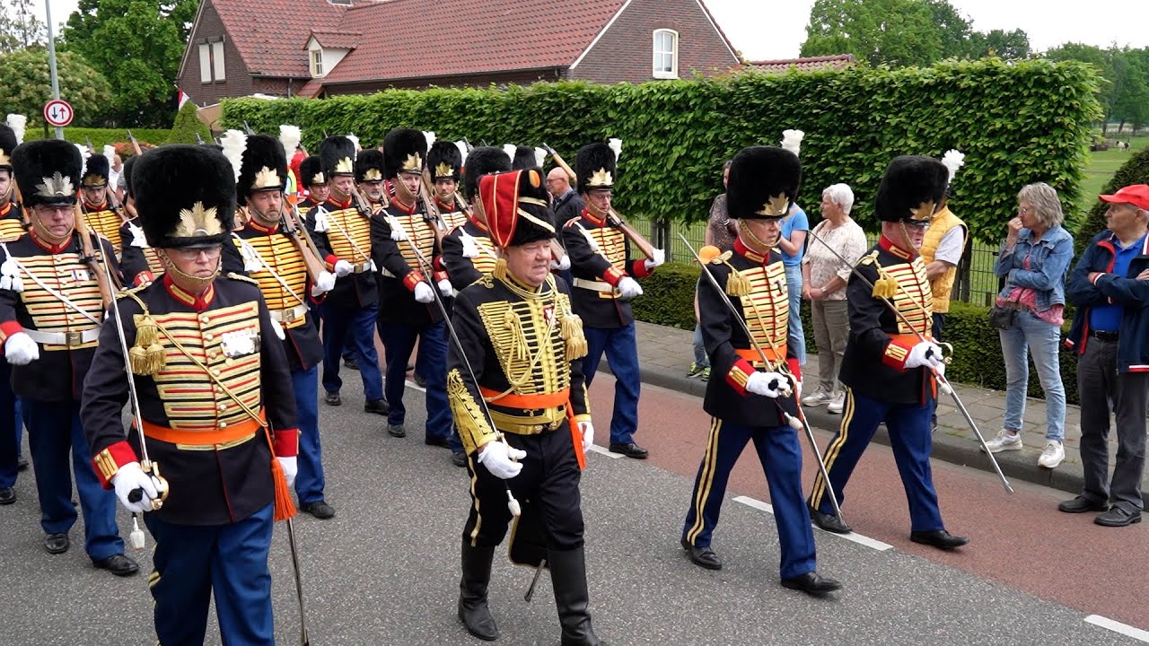 Sfeerimpressie optocht Bondschuttersfeest in Kelpen-Oler