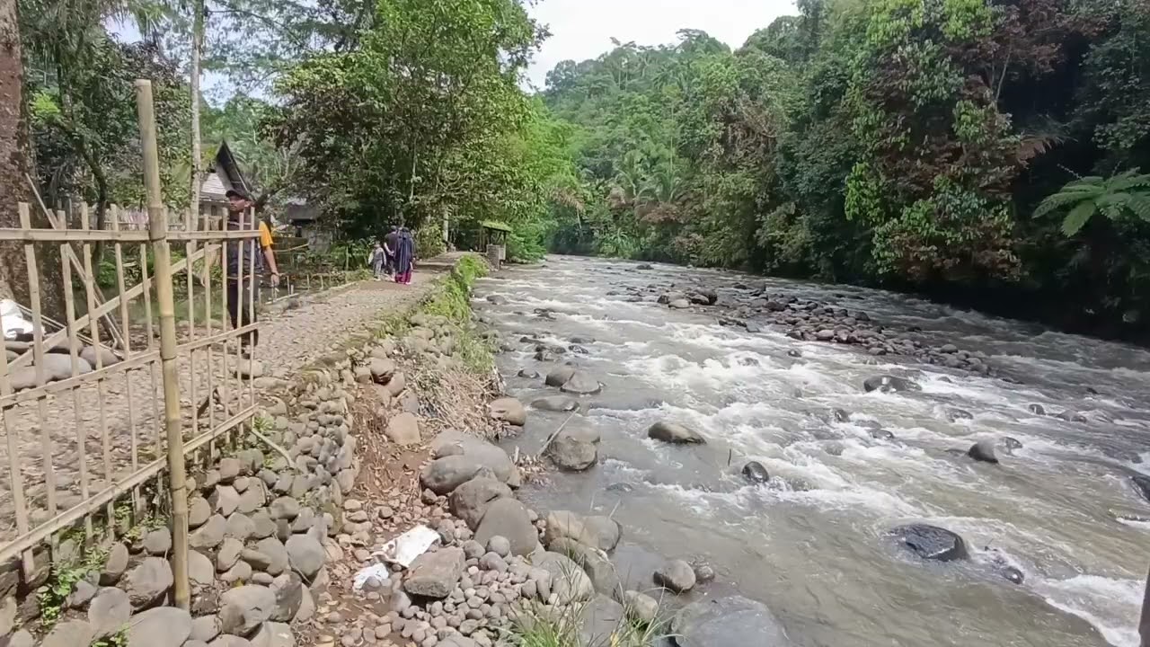 Sungai di Kampung Naga Tasikmalaya