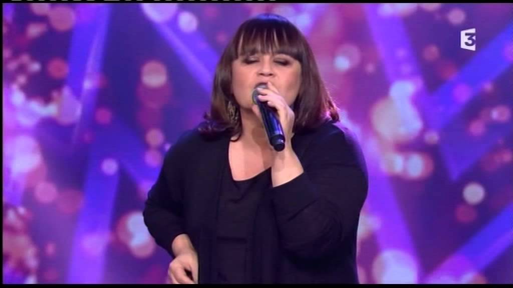 Lisa Angell chante 