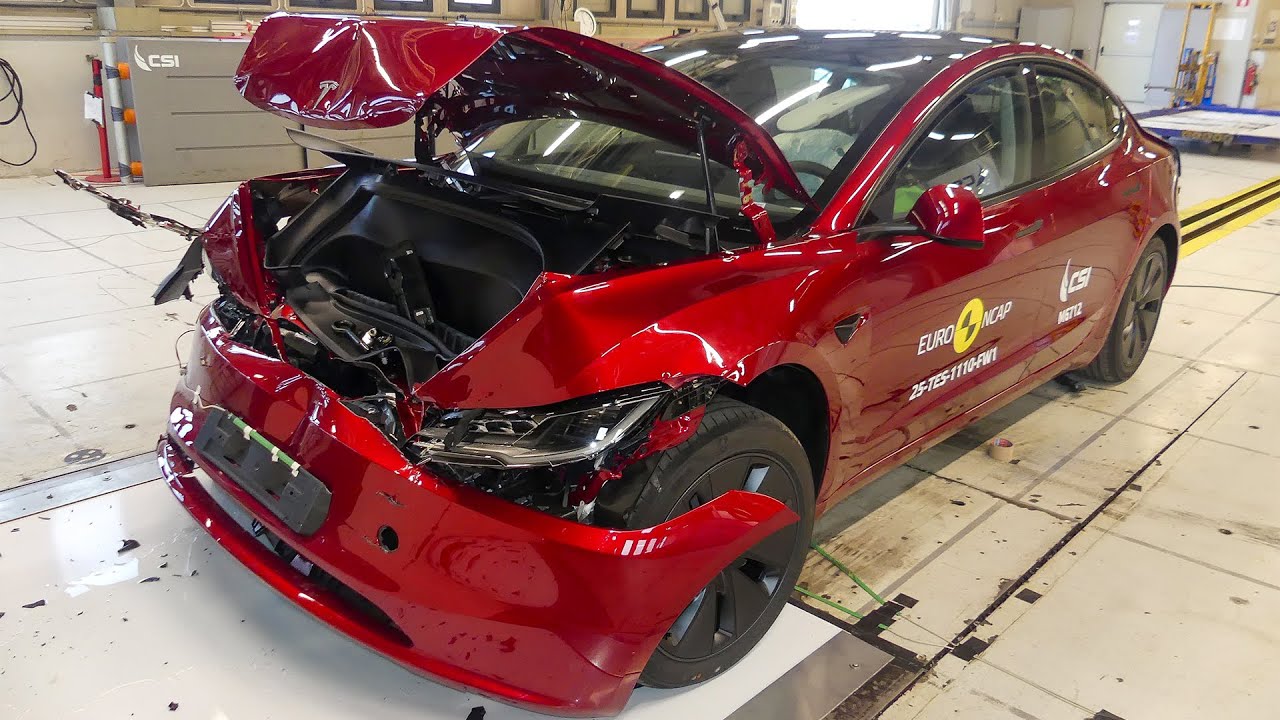 NEW Tesla Model 3 &ndash; Crash Test