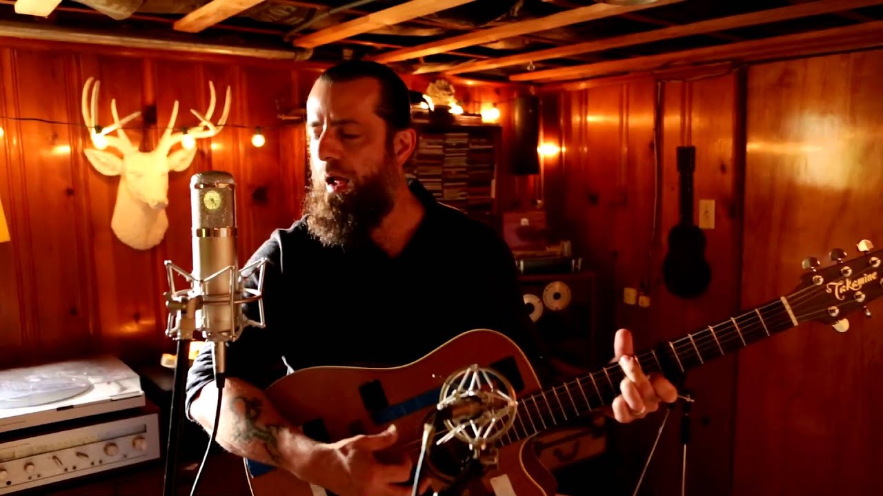 Sean Rowe: Razor of Love | Peluso Microphone Lab Presents: Yellow Couch Sessions