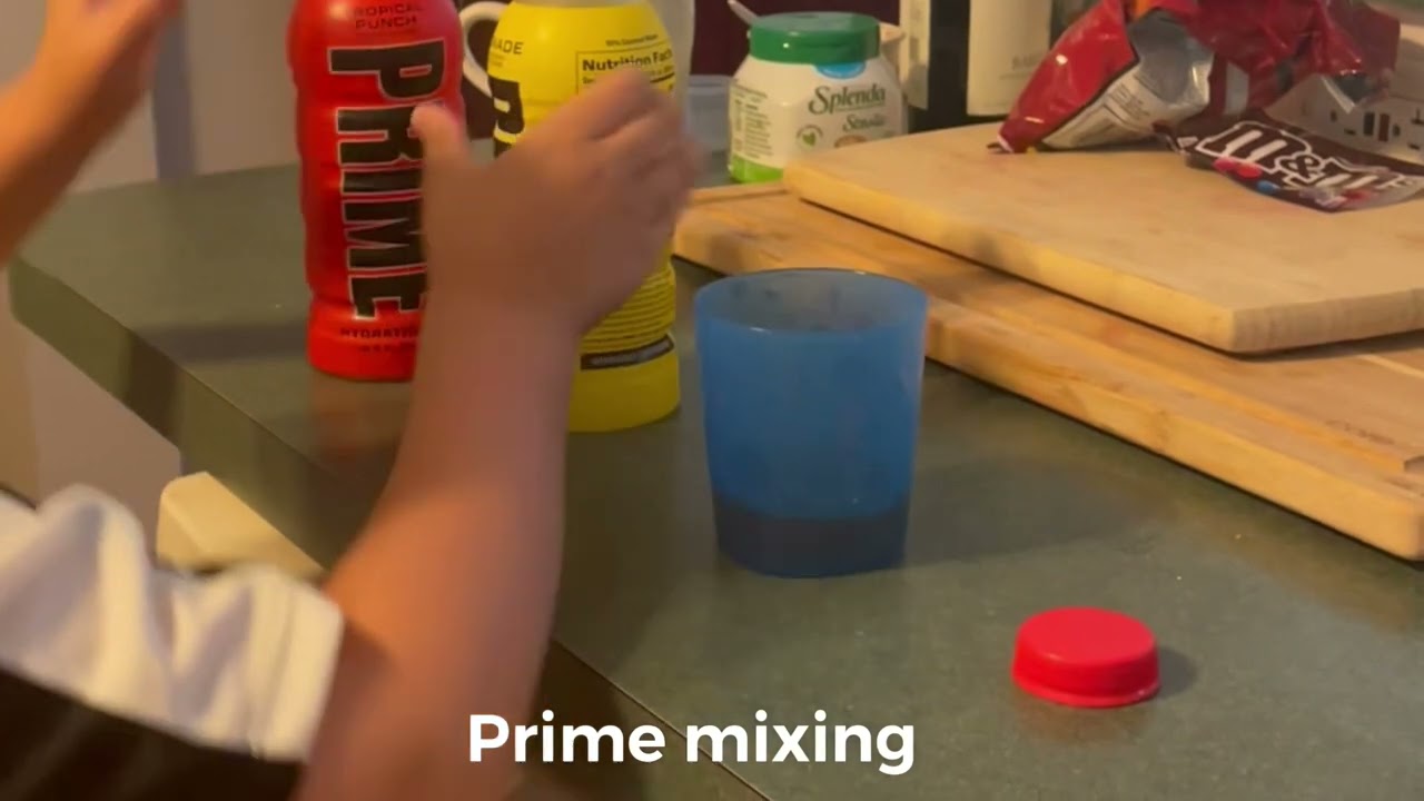 Mixing prime lemonade and tropical punch with @MisterBroBlox7