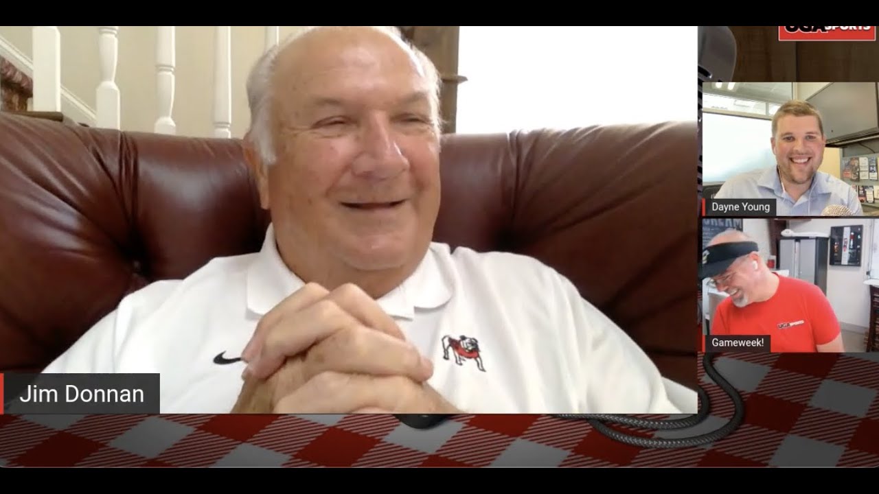 Hilarious! &mdash; Jim Donnan's impression of Oregon's DB coach preparing for Georgia's offense..