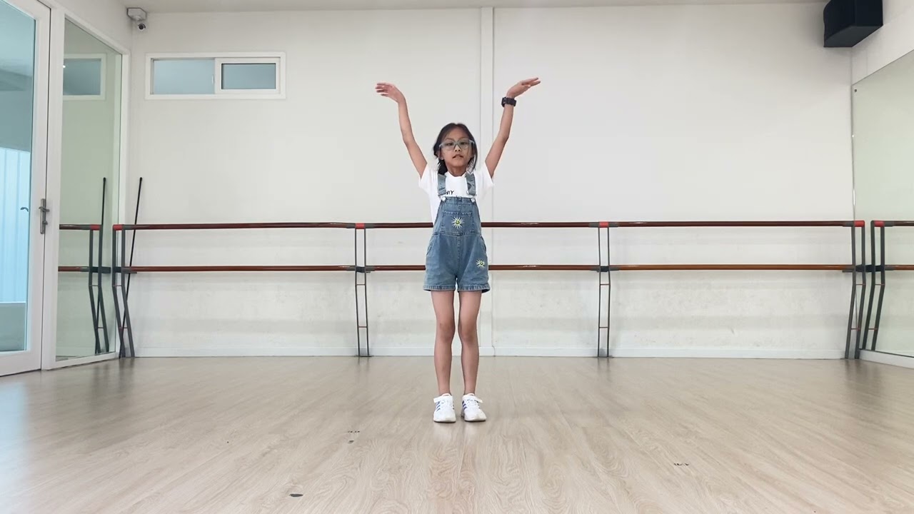 JISOO - Flower cover dance from Nada