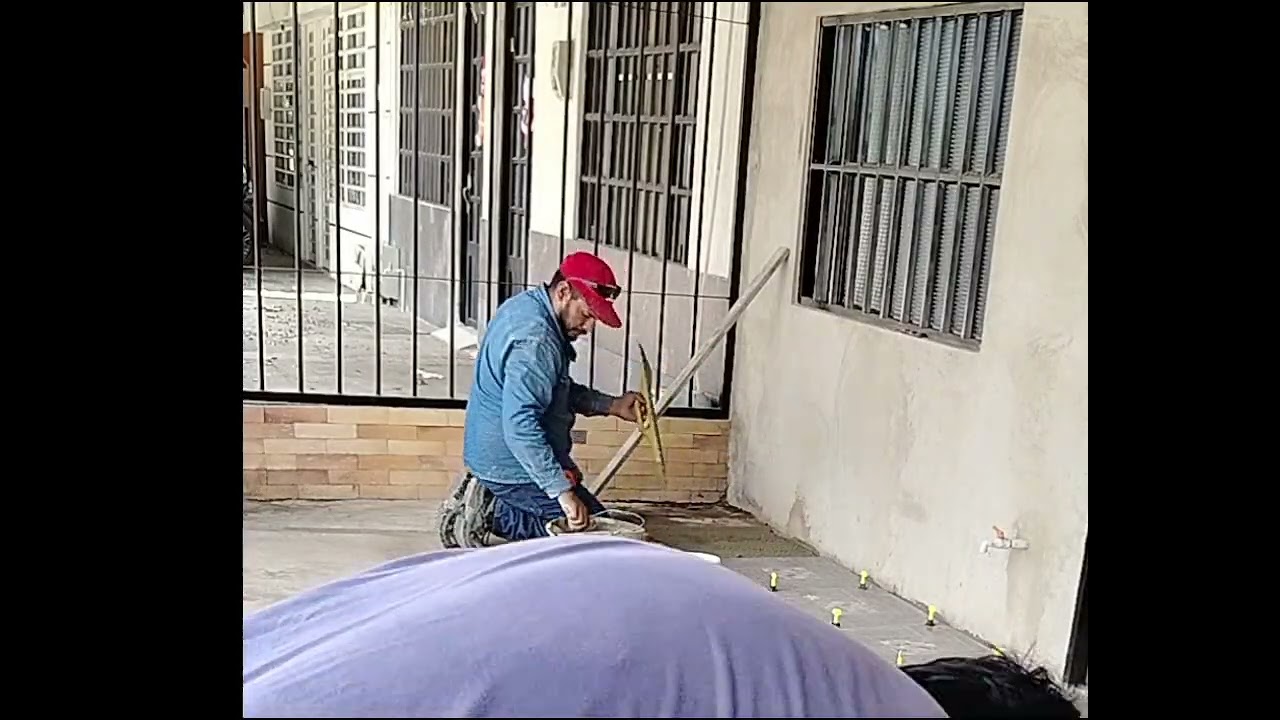 Enchape  cerámica piso #aguazul #albañilería #enchape 