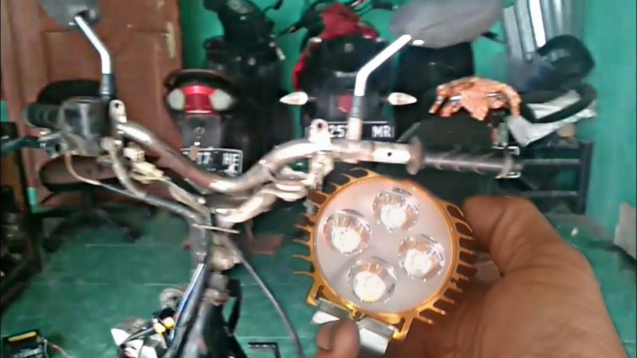 Motor Sawah Tak Ada Kabel Aslinya Dipasangi Lampu Tembak