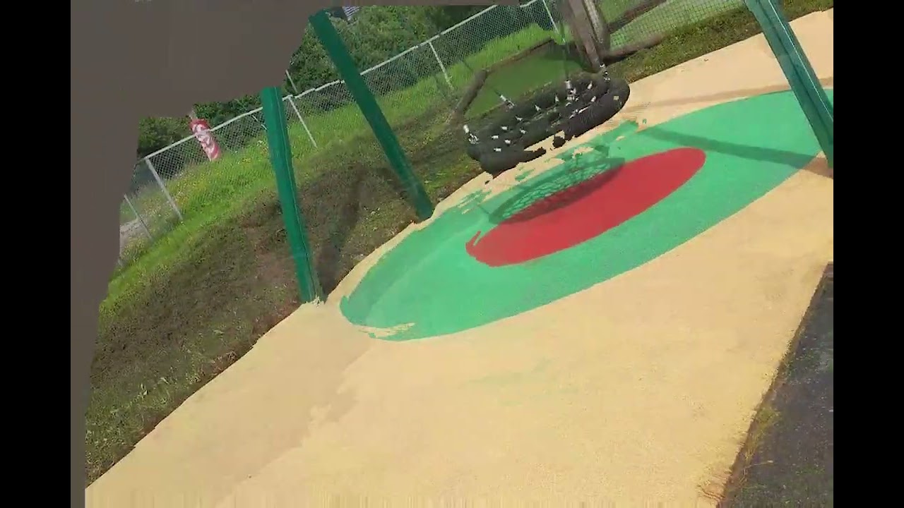 Kunststoffbodenreinigung auf Spielplätzen