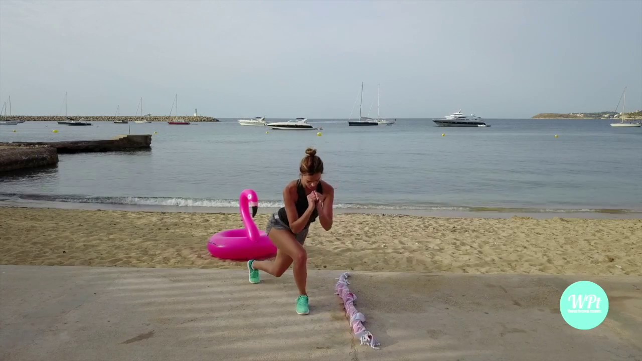 Entrena en la playa con @womanpersonaltrainers | Women's Health España