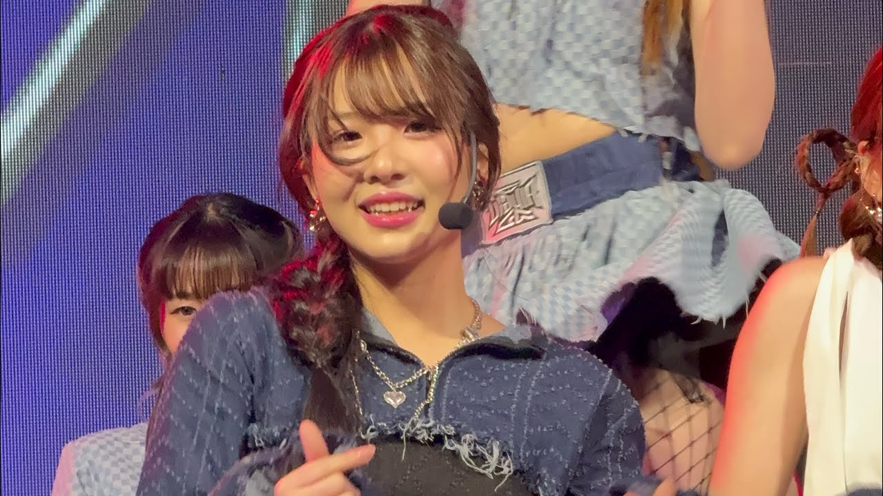 BNK48 CGM48 - Kiss Me! Blue version | Kaning FanCam (Kiss Me Fun Fair EMSphere) 240331