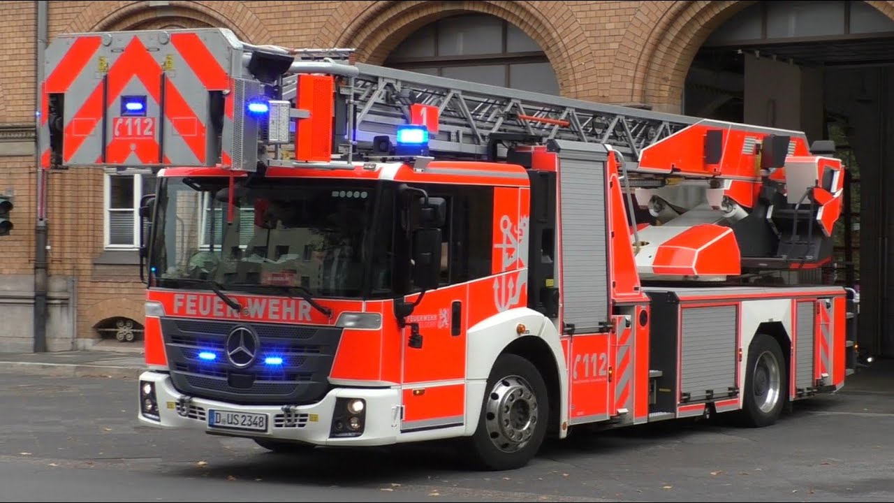 Feuerwehr und Rettungsdienst auf Einsatzfahrt! in Düsseldorf