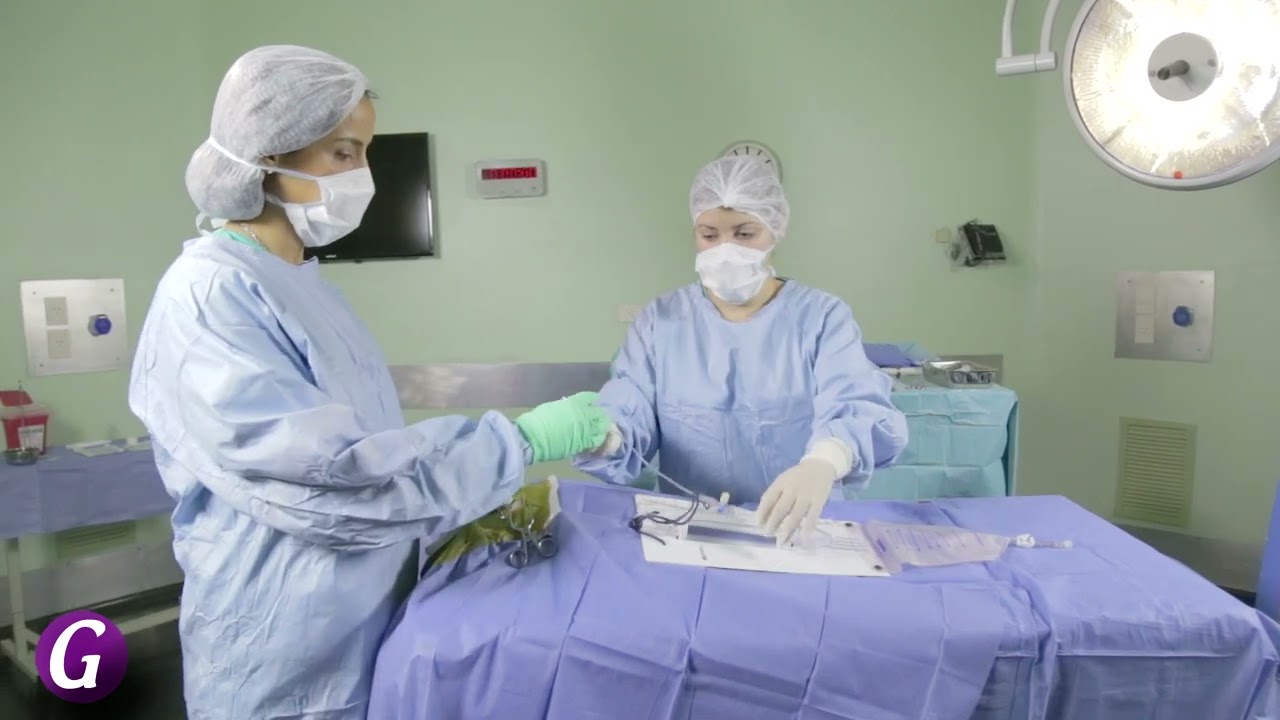 Técnica de colocación de drenaje ventricular al exterior en modelo de simulación