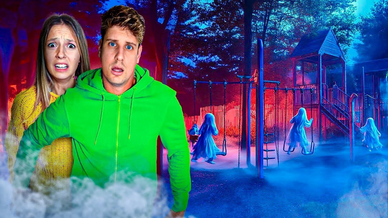 MIKE E LAURA VENGONO INSEGUITI DA FANTASMI NELLA LORO CITTÀ!