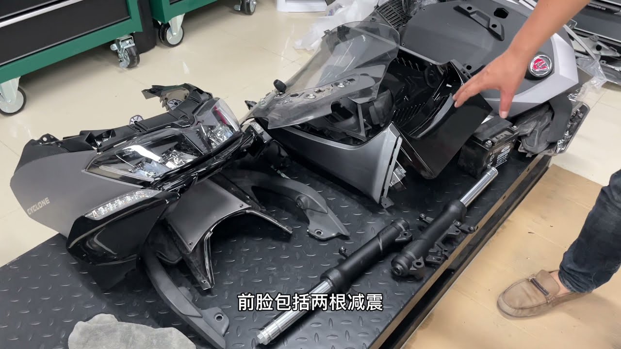 代步大踏板内部结构拆开看，踏板内部零件详细看