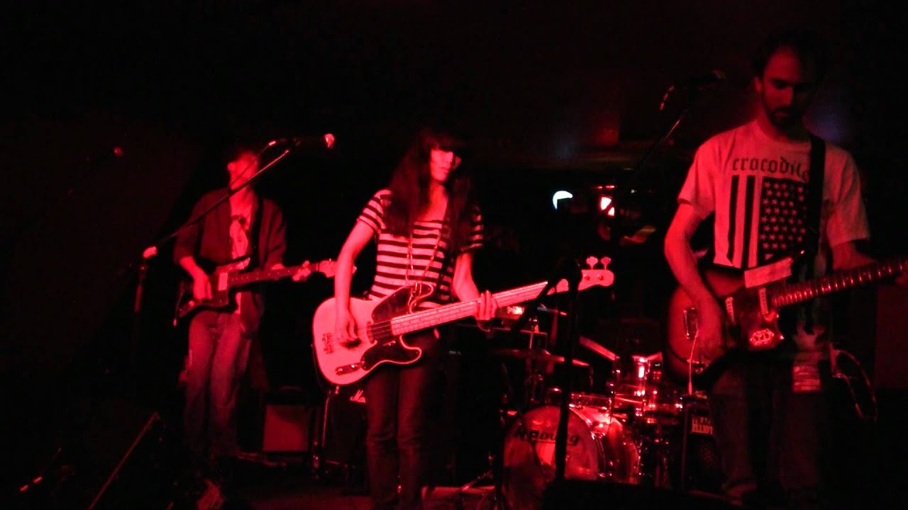 Yuck - Georgia [Live at The Cooler, Bristol UK 08.10.2010]