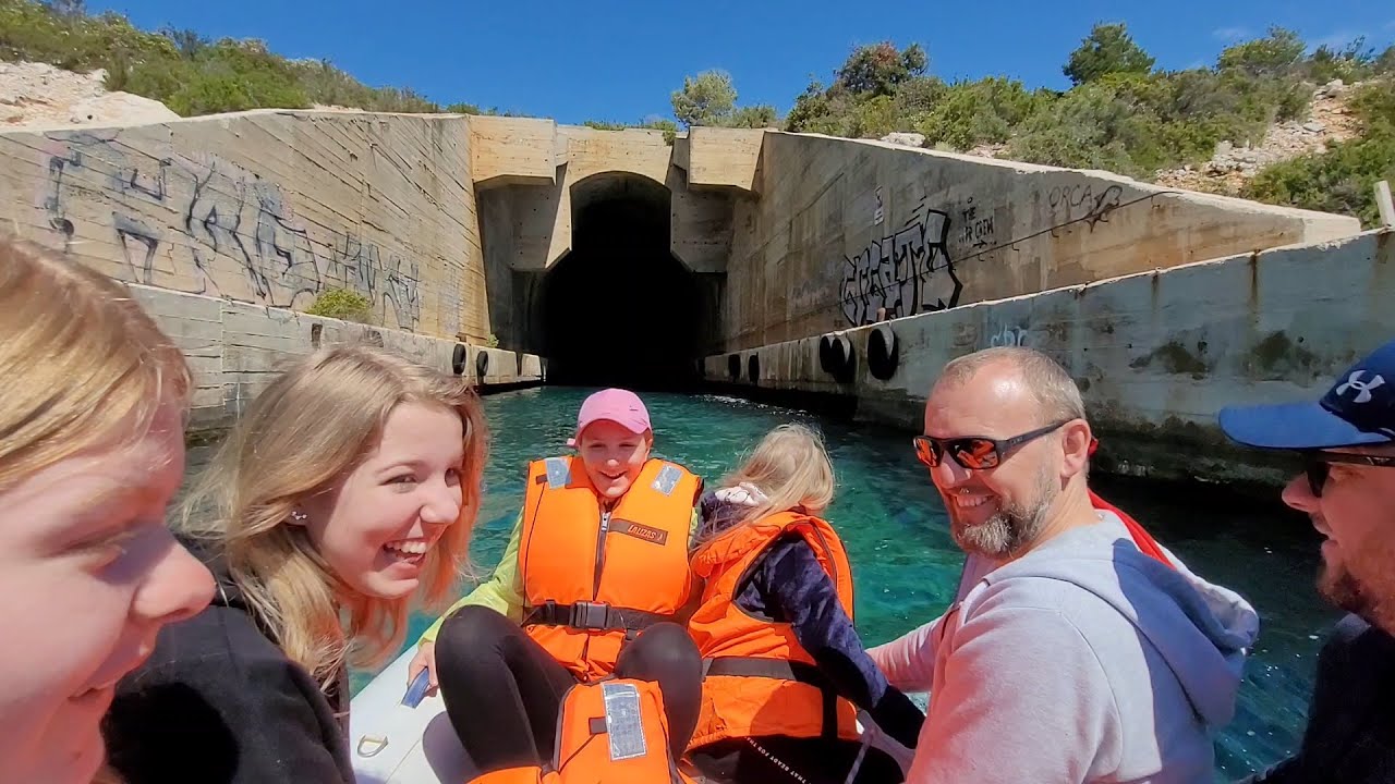 #4 Życie pod żaglami I Majówka 2021 I Stari Grad, VIS, bunkier na kutry rakietowe! I #SailingDelight
