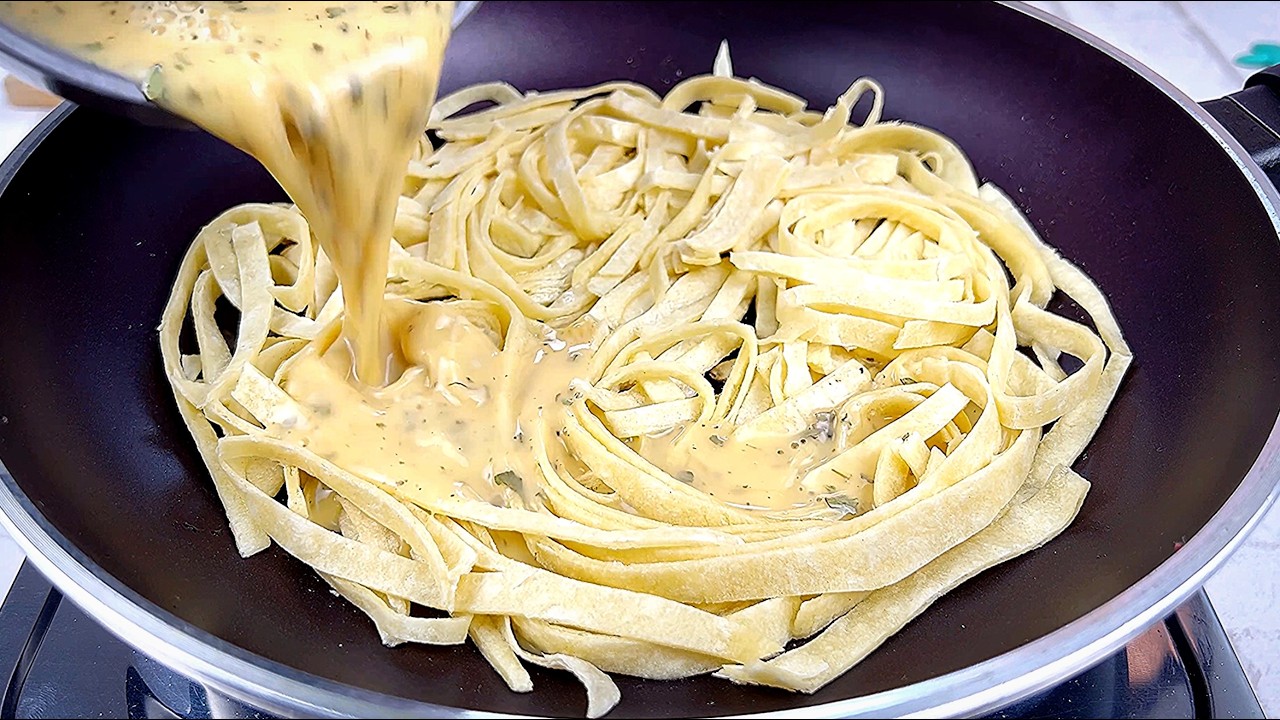 I can’t stop making this easy high protein TORTILLA STRIP PIZZA 😋 Quick & Delicious