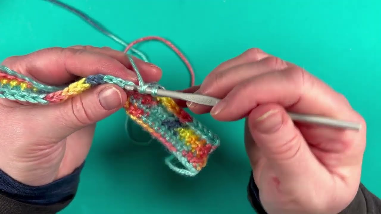 Make a crocheted scarf with me, grab a crochet hook and some wool and let’s begin. For beginners 5