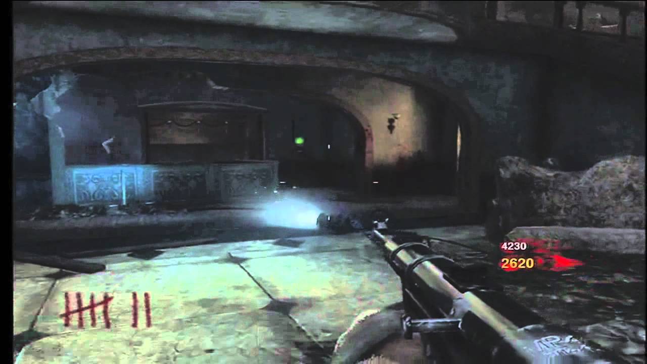 Samsung Galaxy S3 Vs Iphone 4S (Black Ops Zombies)