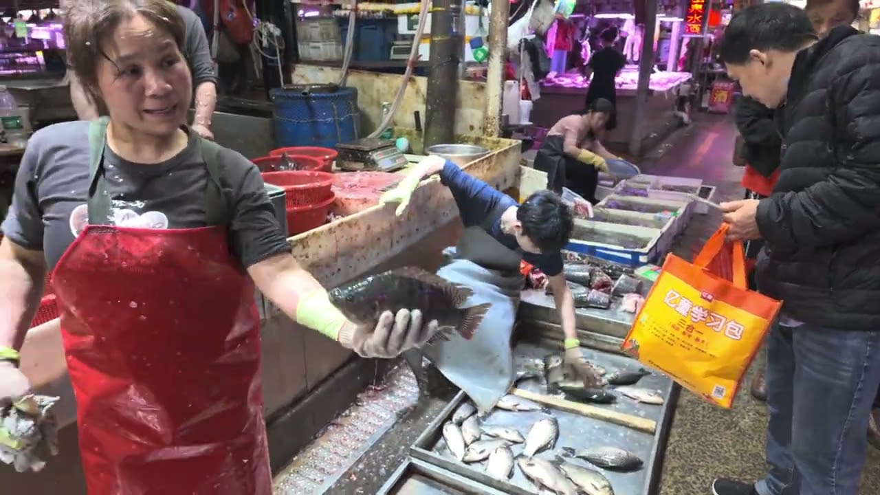 Guangzhou, China 🇨🇳 Amazing Food Market Tour | Fresh Meat, Seafood & Local Street Food 中国广州🇨🇳 美食市场之旅