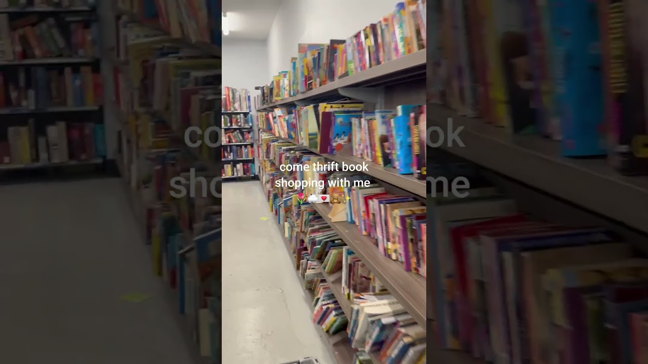 приходите со мной за покупками в секонд-хенд 🕯️🧸🍂 #booktube #booktok #книги #bookreview