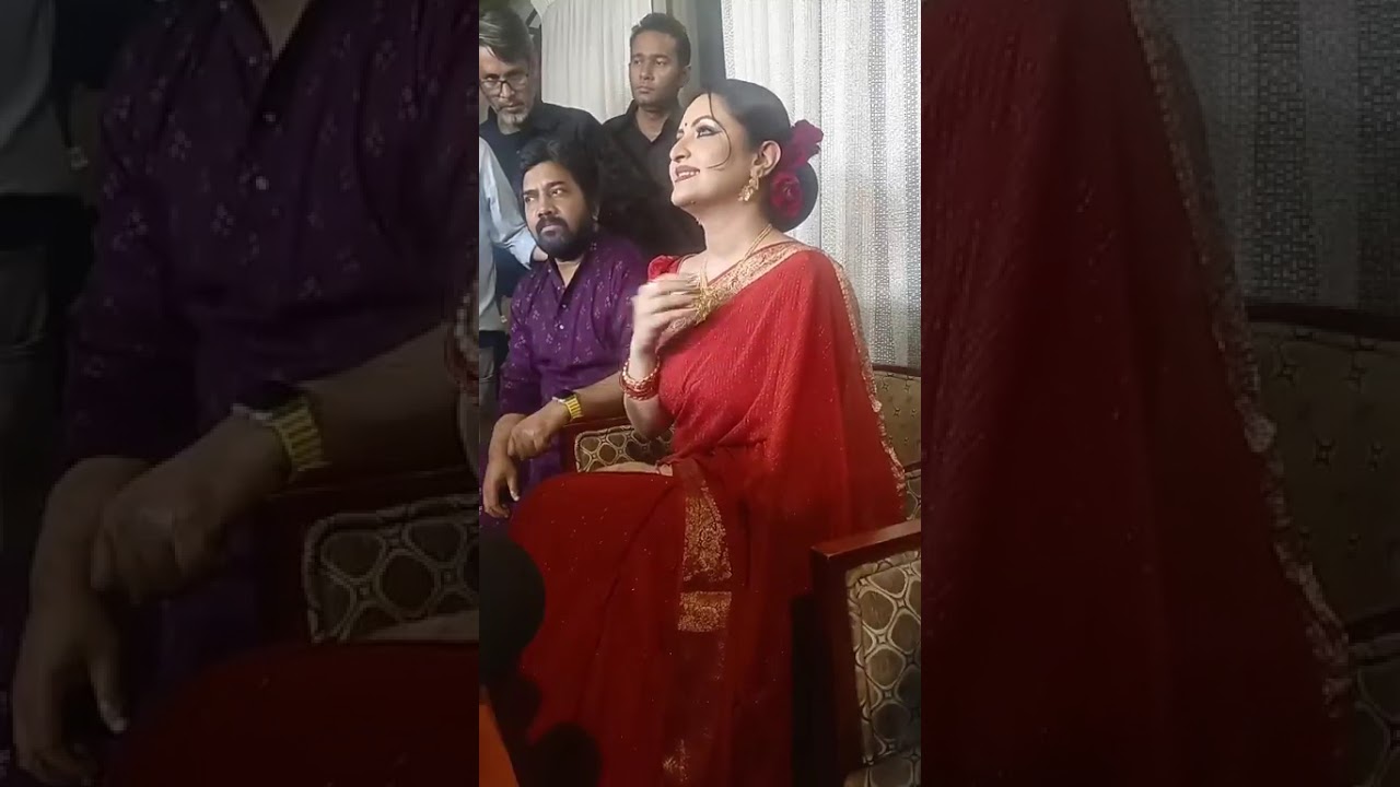 কথা বলছেন চিত্র নায়িকা পরীমনি...