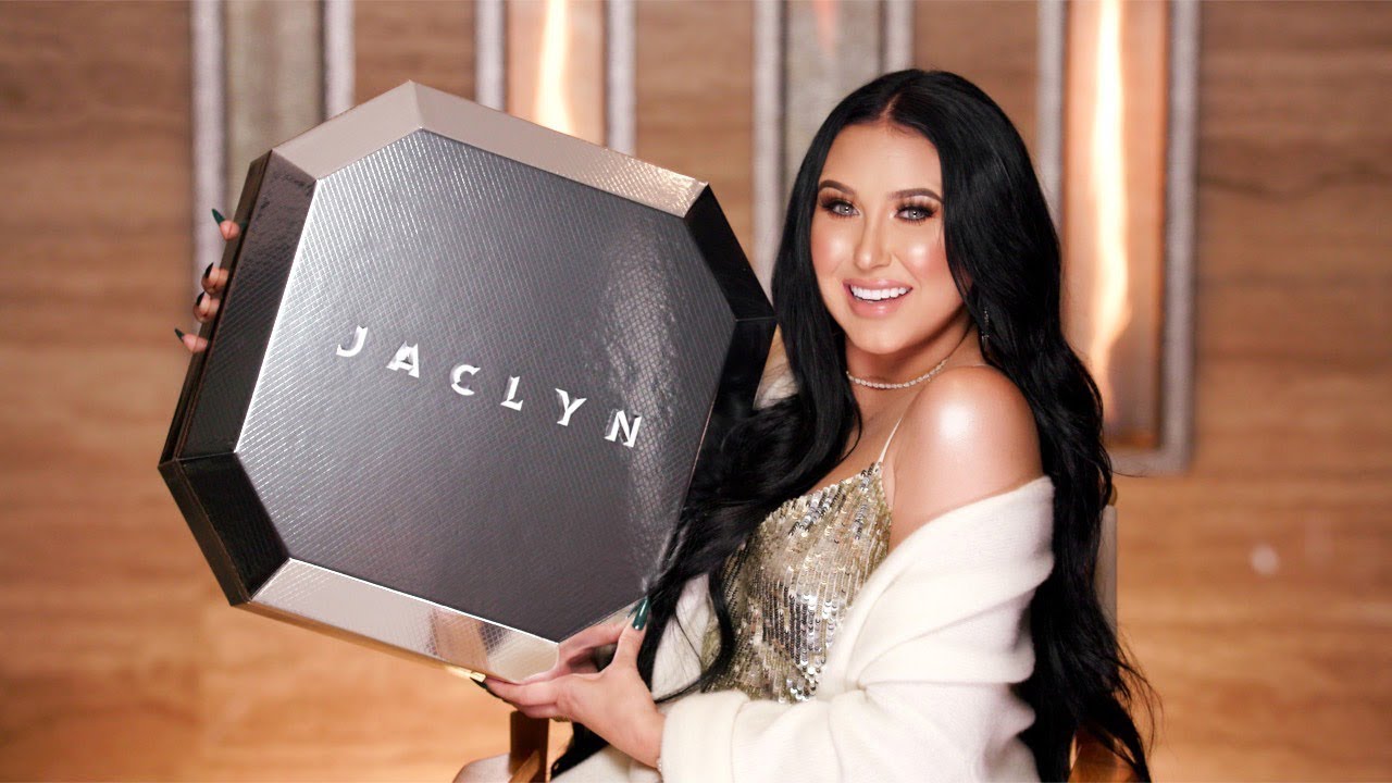ПРЕДСТАВЛЕНА ПРАЗДНИЧНАЯ КОЛЛЕКЦИЯ JACLYN COSMETICS!